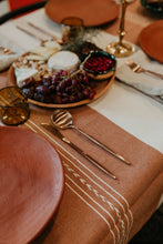 Load image into Gallery viewer, Tierra Tablecloth