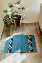 Load image into Gallery viewer, Agua Rug