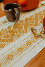 Load image into Gallery viewer, Ojo Table Runner