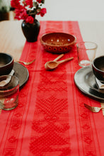 Load image into Gallery viewer, Mia Table Runner