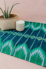 Load image into Gallery viewer, Pyramid Rug