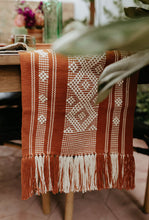 Load image into Gallery viewer, Tierra 2.0 Table Runner