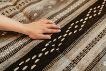 Load image into Gallery viewer, Aire 2.0 Rug